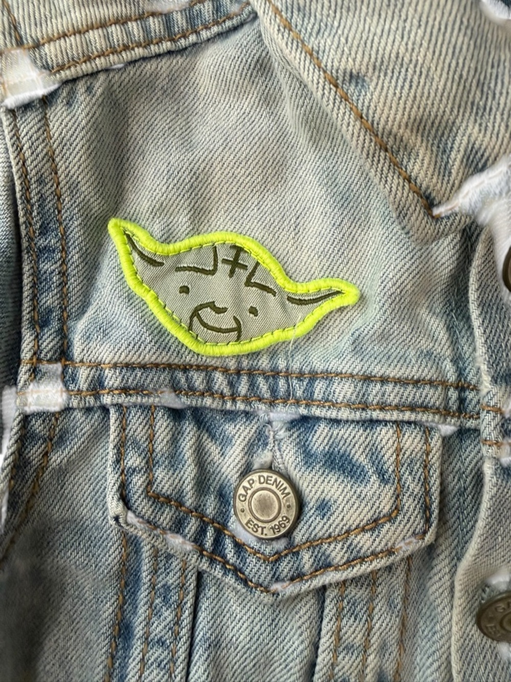 GAP Kids Toddler Star Wars Jean Jacket - Picture 5 of 10